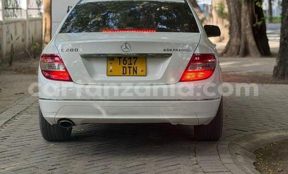 Nunua Ilio tumika Mercedes-Benz C-Classe Nyeupe Gari ndani ya Dar es Salaam nchini Dar es Salaam Nunua Ilio tumika Mercedes-Benz C-Classe Nyeupe Gari ndani ya Dar es Salaam nchini Dar es Salaam