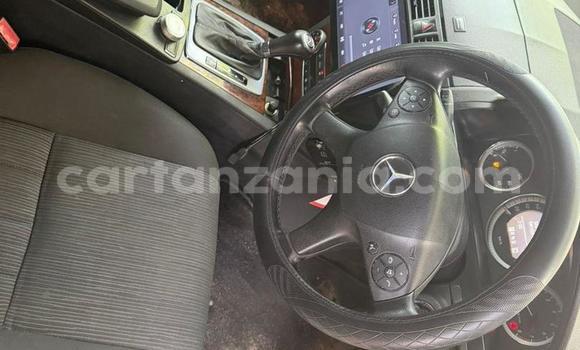 Nunua Ilio tumika Mercedes-Benz C-Classe Nyeupe Gari ndani ya Dar es Salaam nchini Dar es Salaam Nunua Ilio tumika Mercedes-Benz C-Classe Nyeupe Gari ndani ya Dar es Salaam nchini Dar es Salaam