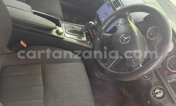 Nunua Ilio tumika Mercedes-Benz C-Classe Nyeupe Gari ndani ya Dar es Salaam nchini Dar es Salaam Nunua Ilio tumika Mercedes-Benz C-Classe Nyeupe Gari ndani ya Dar es Salaam nchini Dar es Salaam