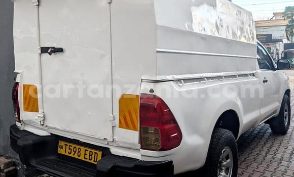 Nunua Ilio tumika Toyota Hilux Nyeupe Gari ndani ya Dar es Salaam nchini Dar es Salaam Nunua Ilio tumika Toyota Hilux Nyeupe Gari ndani ya Dar es Salaam nchini Dar es Salaam