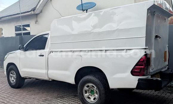 Nunua Ilio tumika Toyota Hilux Nyeupe Gari ndani ya Dar es Salaam nchini Dar es Salaam Nunua Ilio tumika Toyota Hilux Nyeupe Gari ndani ya Dar es Salaam nchini Dar es Salaam