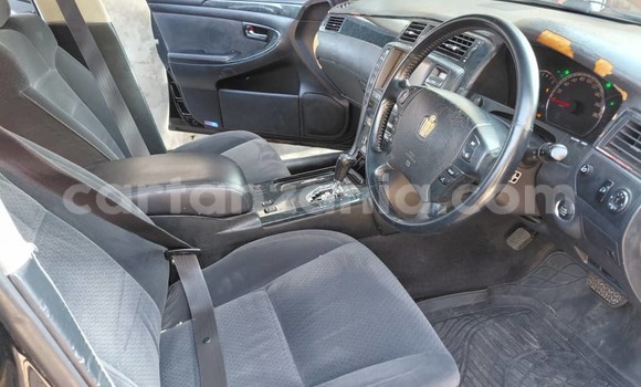 Nunua Ilio tumika Toyota Crown Nyeusi Gari ndani ya Dar es Salaam nchini Dar es Salaam Nunua Ilio tumika Toyota Crown Nyeusi Gari ndani ya Dar es Salaam nchini Dar es Salaam
