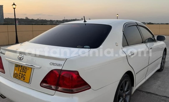 Nunua Ilio tumika Toyota Crown Nyeupe Gari ndani ya Dar es Salaam nchini Dar es Salaam Nunua Ilio tumika Toyota Crown Nyeupe Gari ndani ya Dar es Salaam nchini Dar es Salaam