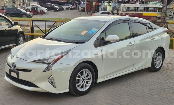 Nunua Imported Toyota Prius Nyeupe Gari ndani ya Dar es Salaam nchini Dar es Salaam Nunua Imported Toyota Prius Nyeupe Gari ndani ya Dar es Salaam nchini Dar es Salaam