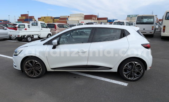 Nunua Imported Renault 10 Nyeupe Gari ndani ya Dar es Salaam nchini Dar es Salaam Nunua Imported Renault 10 Nyeupe Gari ndani ya Dar es Salaam nchini Dar es Salaam
