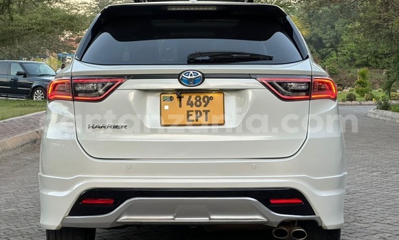 Nunua Ilio tumika Toyota Harrier Nyeupe Gari ndani ya Dar es Salaam nchini Dar es Salaam Nunua Ilio tumika Toyota Harrier Nyeupe Gari ndani ya Dar es Salaam nchini Dar es Salaam