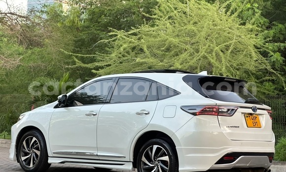 Nunua Ilio tumika Toyota Harrier Nyeupe Gari ndani ya Dar es Salaam nchini Dar es Salaam Nunua Ilio tumika Toyota Harrier Nyeupe Gari ndani ya Dar es Salaam nchini Dar es Salaam