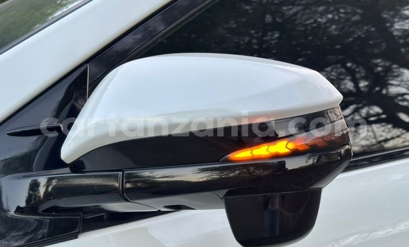 Nunua Ilio tumika Toyota Harrier Nyeupe Gari ndani ya Dar es Salaam nchini Dar es Salaam Nunua Ilio tumika Toyota Harrier Nyeupe Gari ndani ya Dar es Salaam nchini Dar es Salaam