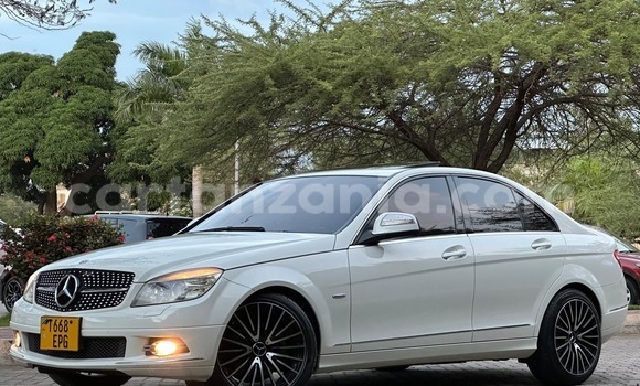 Nunua Imported Mercedes‒Benz C–Class Nyeupe Gari ndani ya Dar es Salaam nchini Dar es Salaam Nunua Imported Mercedes‒Benz C–Class Nyeupe Gari ndani ya Dar es Salaam nchini Dar es Salaam