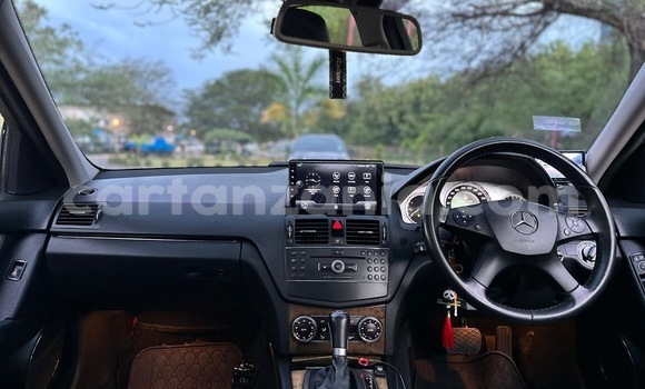 Nunua Imported Mercedes‒Benz C–Class Nyeupe Gari ndani ya Dar es Salaam nchini Dar es Salaam Nunua Imported Mercedes‒Benz C–Class Nyeupe Gari ndani ya Dar es Salaam nchini Dar es Salaam