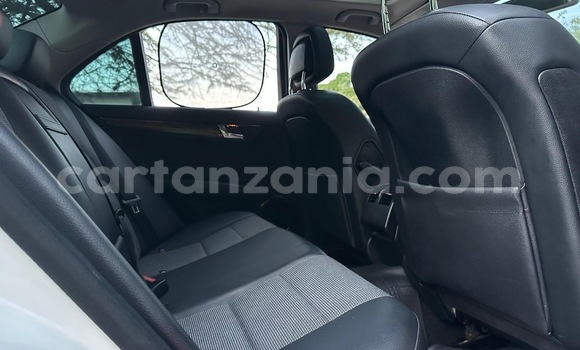 Nunua Imported Mercedes‒Benz C–Class Nyeupe Gari ndani ya Dar es Salaam nchini Dar es Salaam Nunua Imported Mercedes‒Benz C–Class Nyeupe Gari ndani ya Dar es Salaam nchini Dar es Salaam