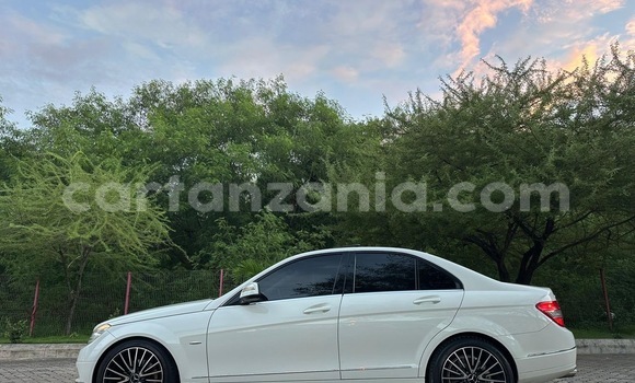 Nunua Imported Mercedes‒Benz C–Class Nyeupe Gari ndani ya Dar es Salaam nchini Dar es Salaam Nunua Imported Mercedes‒Benz C–Class Nyeupe Gari ndani ya Dar es Salaam nchini Dar es Salaam