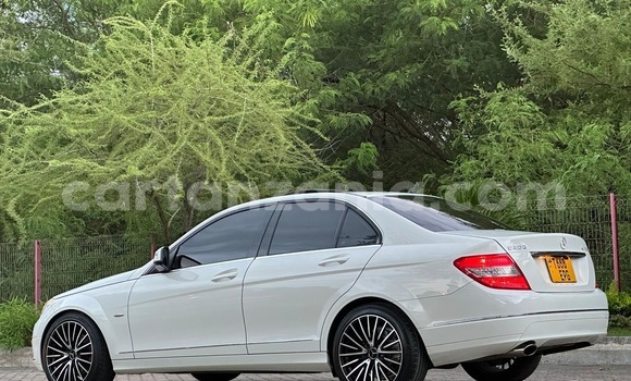 Nunua Imported Mercedes‒Benz C–Class Nyeupe Gari ndani ya Dar es Salaam nchini Dar es Salaam Nunua Imported Mercedes‒Benz C–Class Nyeupe Gari ndani ya Dar es Salaam nchini Dar es Salaam