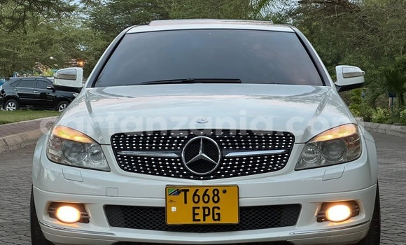 Nunua Imported Mercedes‒Benz C–Class Nyeupe Gari ndani ya Dar es Salaam nchini Dar es Salaam Nunua Imported Mercedes‒Benz C–Class Nyeupe Gari ndani ya Dar es Salaam nchini Dar es Salaam