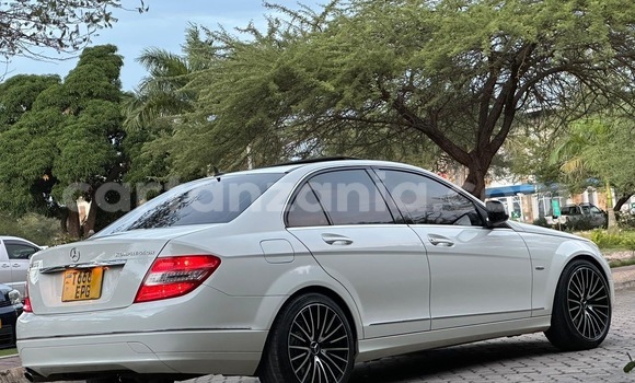 Nunua Imported Mercedes‒Benz C–Class Nyeupe Gari ndani ya Dar es Salaam nchini Dar es Salaam Nunua Imported Mercedes‒Benz C–Class Nyeupe Gari ndani ya Dar es Salaam nchini Dar es Salaam