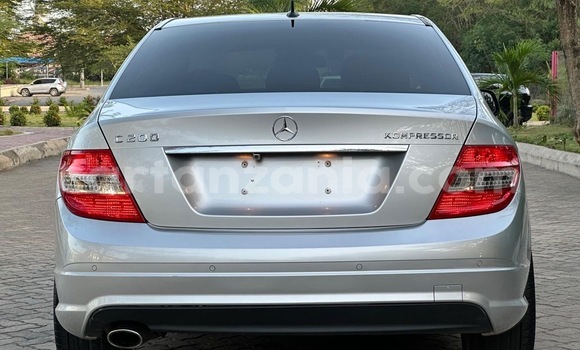 Nunua Ilio tumika Mercedes‒Benz C–Class Fedha Gari ndani ya Dar es Salaam nchini Dar es Salaam Nunua Ilio tumika Mercedes‒Benz C–Class Fedha Gari ndani ya Dar es Salaam nchini Dar es Salaam