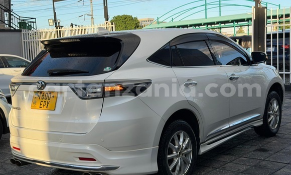 Buy Used Toyota Harrier White Car in Dar es Salaam in Dar es Salaam Buy Used Toyota Harrier White Car in Dar es Salaam in Dar es Salaam