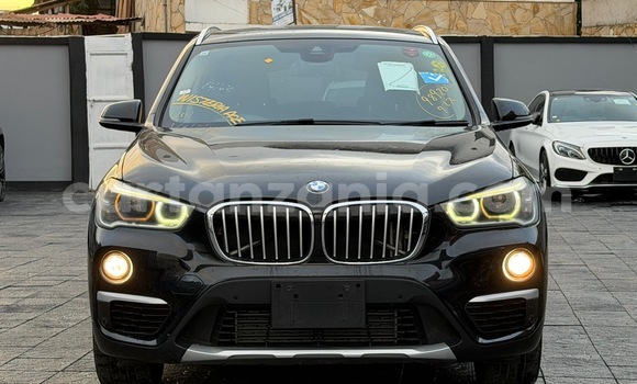 Nunua Imported BMW X3 Nyeusi Gari ndani ya Dar es Salaam nchini Dar es Salaam