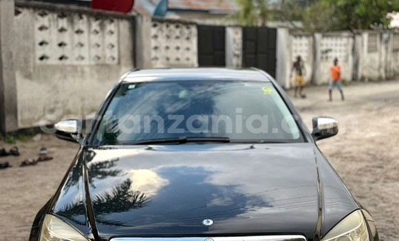 Buy Used Mercedes‒Benz C–Class Black Car in Dar es Salaam in Dar es Salaam