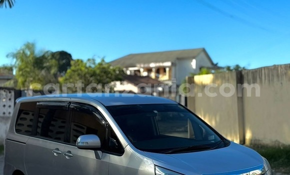 Nunua Ilio tumika Toyota Noah Fedha Gari ndani ya Dar es Salaam nchini Dar es Salaam Nunua Ilio tumika Toyota Noah Fedha Gari ndani ya Dar es Salaam nchini Dar es Salaam