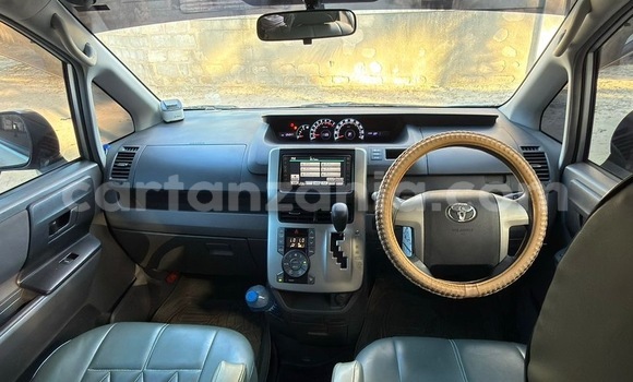 Nunua Ilio tumika Toyota Noah Fedha Gari ndani ya Dar es Salaam nchini Dar es Salaam Nunua Ilio tumika Toyota Noah Fedha Gari ndani ya Dar es Salaam nchini Dar es Salaam