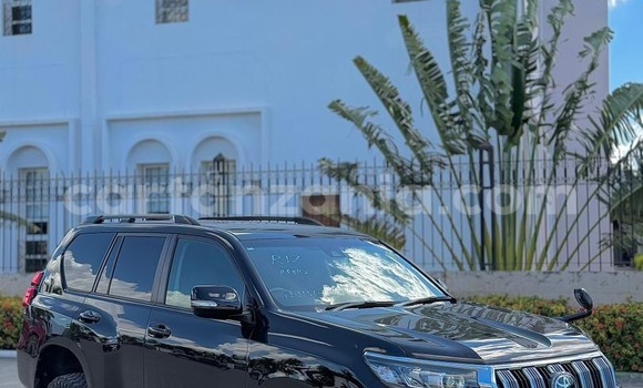 Nunua Imported Toyota Land Cruiser Prado Nyeusi Gari ndani ya Dar es Salaam nchini Dar es Salaam