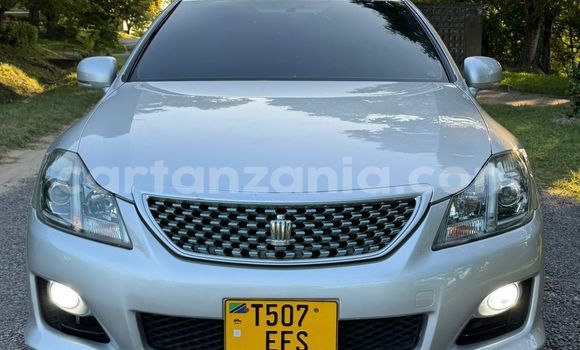 Buy Used Toyota Crown Silver Car in Dar es Salaam in Dar es Salaam