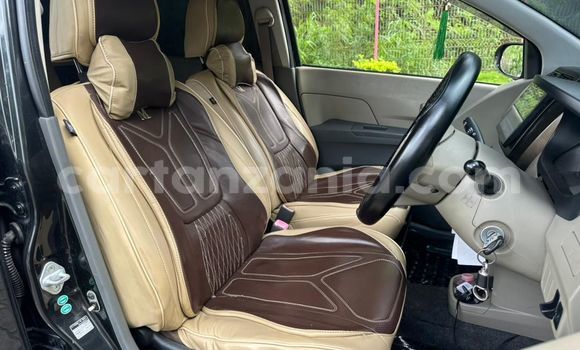 Nunua Ilio tumika Daihatsu Mira Nyeusi Gari ndani ya Dar es Salaam nchini Dar es Salaam Nunua Ilio tumika Daihatsu Mira Nyeusi Gari ndani ya Dar es Salaam nchini Dar es Salaam