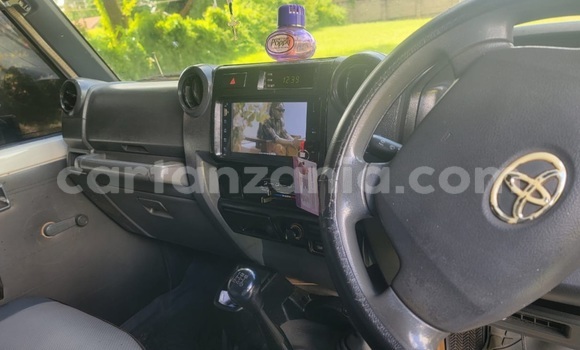 Buy Used Toyota Land Cruiser White Car in Mtwara in Mtwara Buy Used Toyota Land Cruiser White Car in Mtwara in Mtwara
