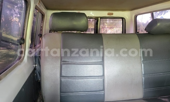 Buy Used Toyota Land Cruiser White Car in Mtwara in Mtwara Buy Used Toyota Land Cruiser White Car in Mtwara in Mtwara
