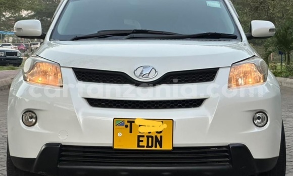 Buy Used Toyota IST White Car in Dar es Salaam in Dar es Salaam Buy Used Toyota IST White Car in Dar es Salaam in Dar es Salaam