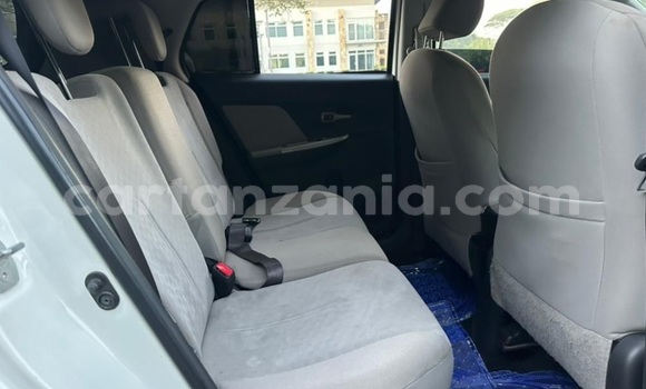 Buy Used Toyota IST White Car in Dar es Salaam in Dar es Salaam Buy Used Toyota IST White Car in Dar es Salaam in Dar es Salaam