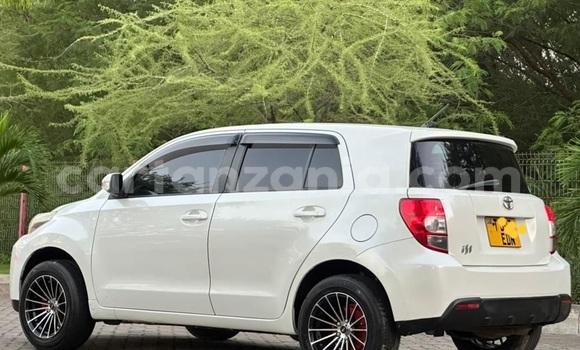 Buy Used Toyota IST White Car in Dar es Salaam in Dar es Salaam Buy Used Toyota IST White Car in Dar es Salaam in Dar es Salaam