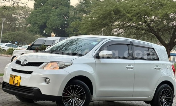 Buy Used Toyota IST White Car in Dar es Salaam in Dar es Salaam Buy Used Toyota IST White Car in Dar es Salaam in Dar es Salaam
