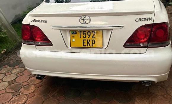 Buy Used Toyota Crown White Car in Dar es Salaam in Dar es Salaam