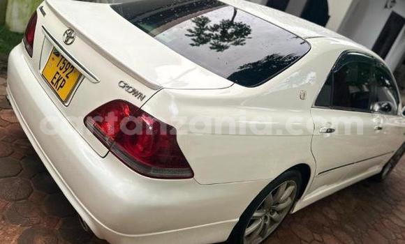Nunua Ilio tumika Toyota Crown Nyeupe Gari ndani ya Dar es Salaam nchini Dar es Salaam Nunua Ilio tumika Toyota Crown Nyeupe Gari ndani ya Dar es Salaam nchini Dar es Salaam