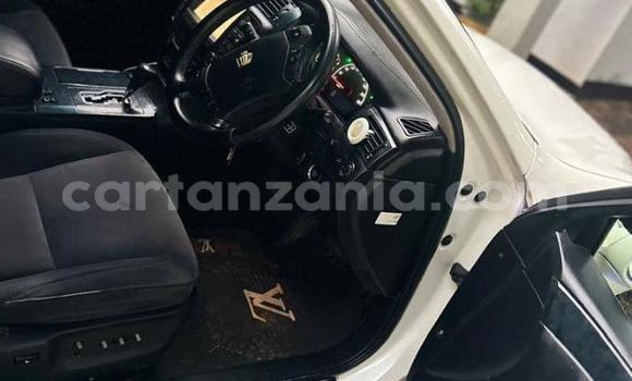 Nunua Ilio tumika Toyota Crown Nyeupe Gari ndani ya Dar es Salaam nchini Dar es Salaam Nunua Ilio tumika Toyota Crown Nyeupe Gari ndani ya Dar es Salaam nchini Dar es Salaam