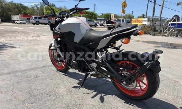 Nunua Ilio tumika Gilera CX Nyeupe Bike ndani ya Dodoma nchini Dodoma Nunua Ilio tumika Gilera CX Nyeupe Bike ndani ya Dodoma nchini Dodoma