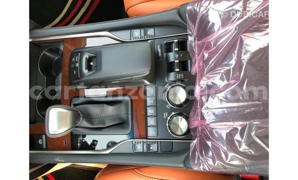 Nunua Imported Lexus LX Nyeupe Gari ndani ya Import - Dubai nchini Arusha Nunua Imported Lexus LX Nyeupe Gari ndani ya Import - Dubai nchini Arusha