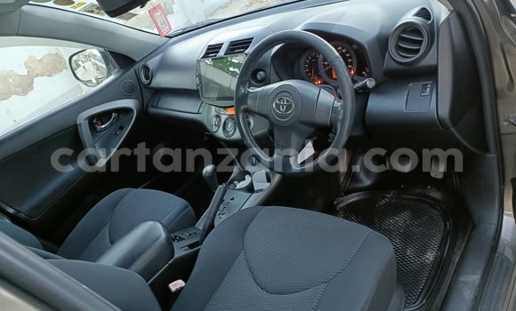 Nunua Ilio tumika Toyota RAV4 Nyingine Gari ndani ya Dar es Salaam nchini Dar es Salaam Nunua Ilio tumika Toyota RAV4 Nyingine Gari ndani ya Dar es Salaam nchini Dar es Salaam