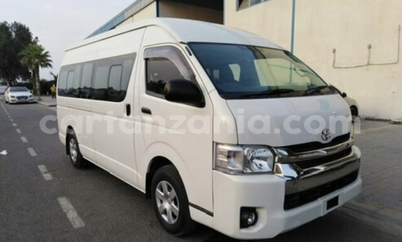 Nunua Ilio tumika Toyota Hiace Nyeupe Gari ndani ya Kaskazini nchini Zanzibar Kaskazini Nunua Ilio tumika Toyota Hiace Nyeupe Gari ndani ya Kaskazini nchini Zanzibar Kaskazini