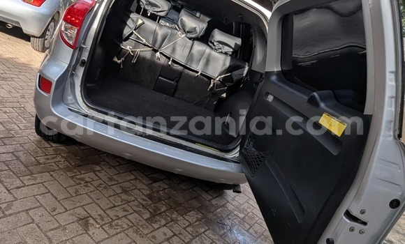 Nunua Ilio tumika Toyota RAV4 Fedha Gari ndani ya Dar es Salaam nchini Dar es Salaam Nunua Ilio tumika Toyota RAV4 Fedha Gari ndani ya Dar es Salaam nchini Dar es Salaam