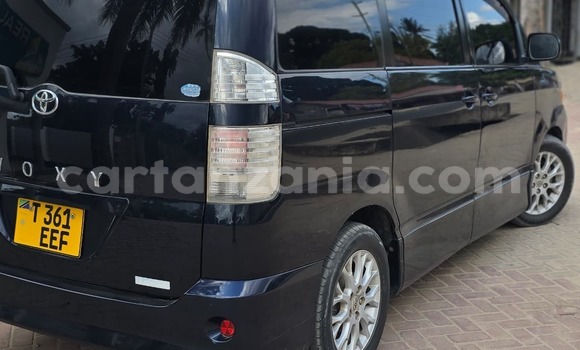 Buy Used Toyota Noah Blue Car in Dar es Salaam in Dar es Salaam