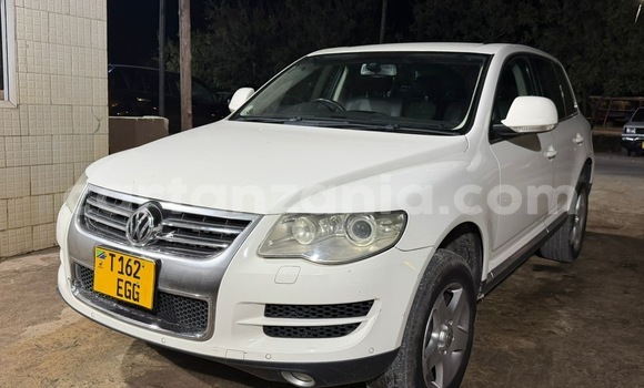 Buy Used Volkswagen Touareg White Car in Dar es Salaam in Dar es Salaam Buy Used Volkswagen Touareg White Car in Dar es Salaam in Dar es Salaam