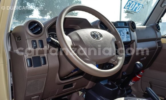 Buy Import Toyota Land Cruiser Beige Car in Import - Dubai in Arusha Buy Import Toyota Land Cruiser Beige Car in Import - Dubai in Arusha