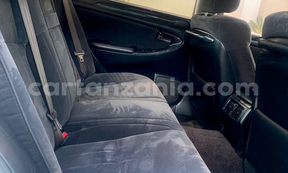 Buy Used Toyota Crown White Car in Dar es Salaam in Dar es Salaam Buy Used Toyota Crown White Car in Dar es Salaam in Dar es Salaam