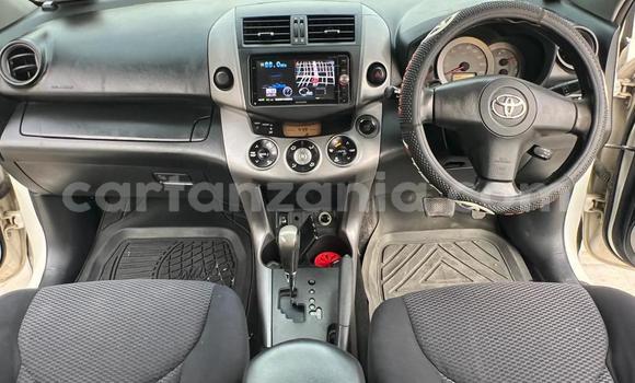 Nunua Ilio tumika Toyota RAV4 Nyeupe Gari ndani ya Dar es Salaam nchini Dar es Salaam Nunua Ilio tumika Toyota RAV4 Nyeupe Gari ndani ya Dar es Salaam nchini Dar es Salaam