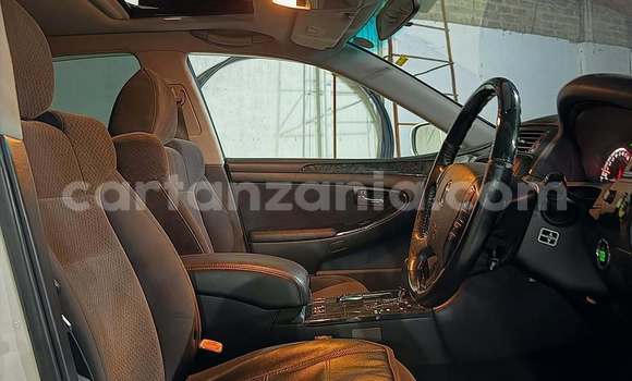 Nunua Ilio tumika Toyota Crown Nyeupe Gari ndani ya Dar es Salaam nchini Dar es Salaam Nunua Ilio tumika Toyota Crown Nyeupe Gari ndani ya Dar es Salaam nchini Dar es Salaam