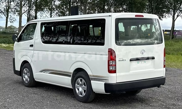 Nunua Ilio tumika Toyota HiAce Nyeupe Lori ndani ya Bukoba Mjini nchini Kagera Nunua Ilio tumika Toyota HiAce Nyeupe Lori ndani ya Bukoba Mjini nchini Kagera
