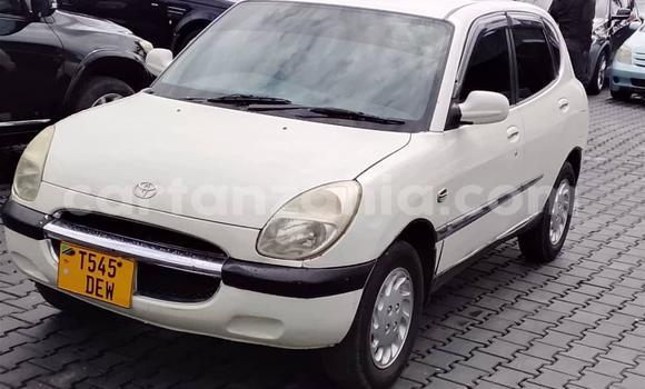 Buy Used Toyota Duet White Car in Dar es Salaam in Dar es Salaam